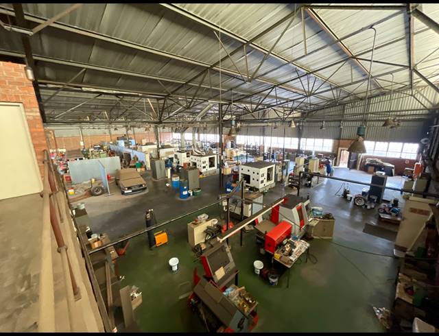 2,200M² WAREHOUSE FOR SALE IN CHLOORKOP